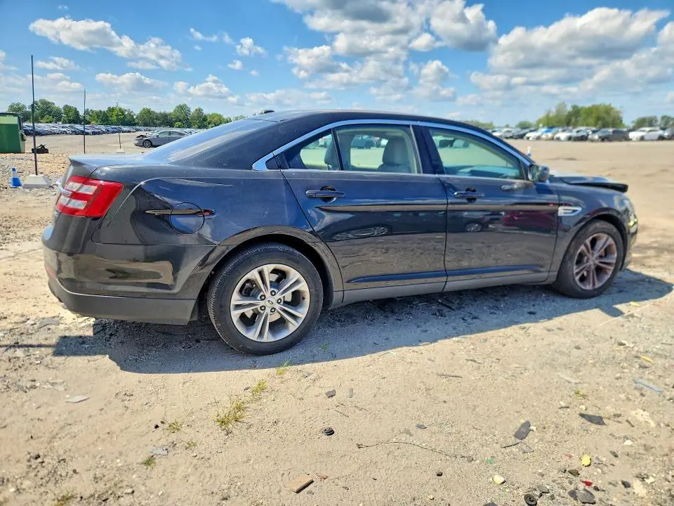 2015 FORD TAURUS SEL  