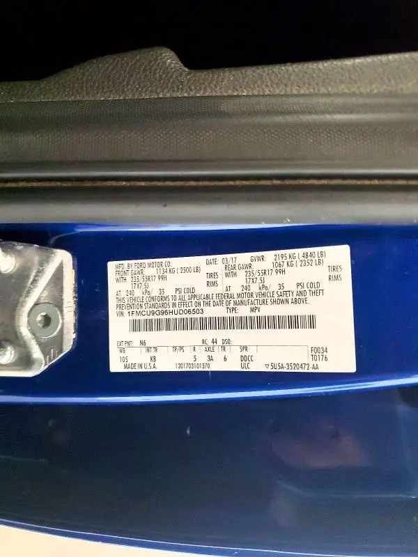 2017 FORD ESCAPE SE  