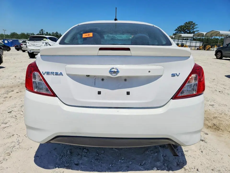 2019 NISSAN VERSA SV  