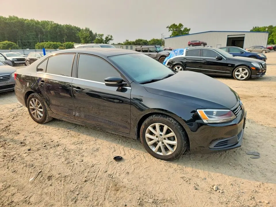 2013 VOLKSWAGEN JETTA SE  