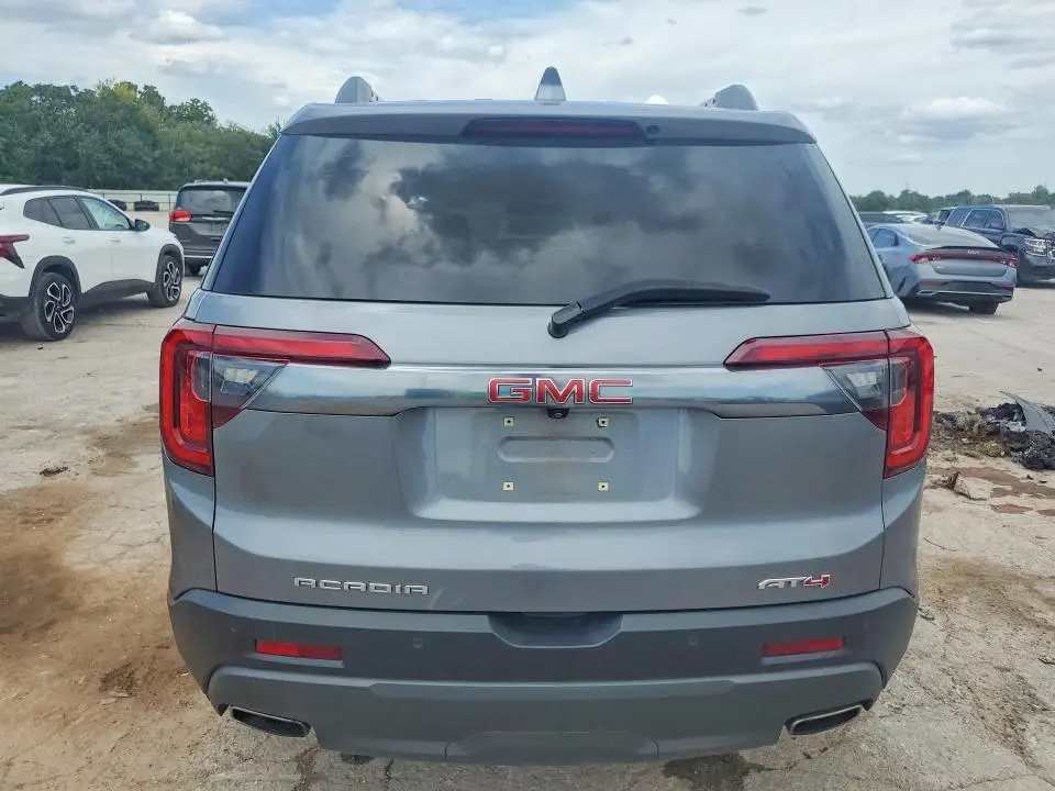 2022 GMC ACADIA AT4  