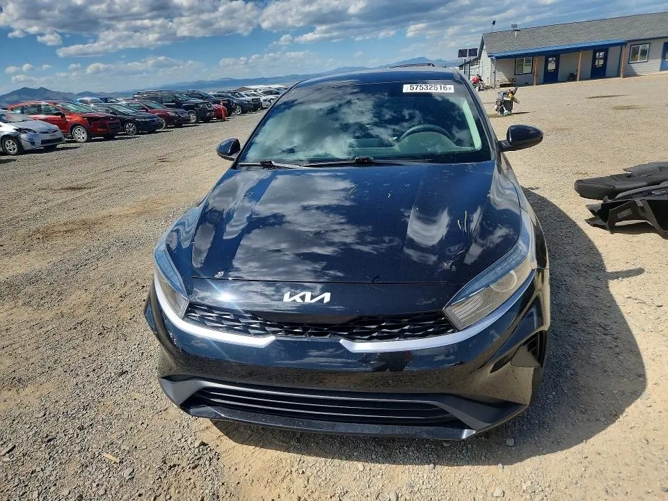 2022 KIA FORTE LXS  