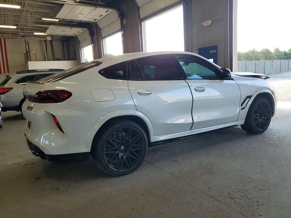 2022 BMW X6 M  
