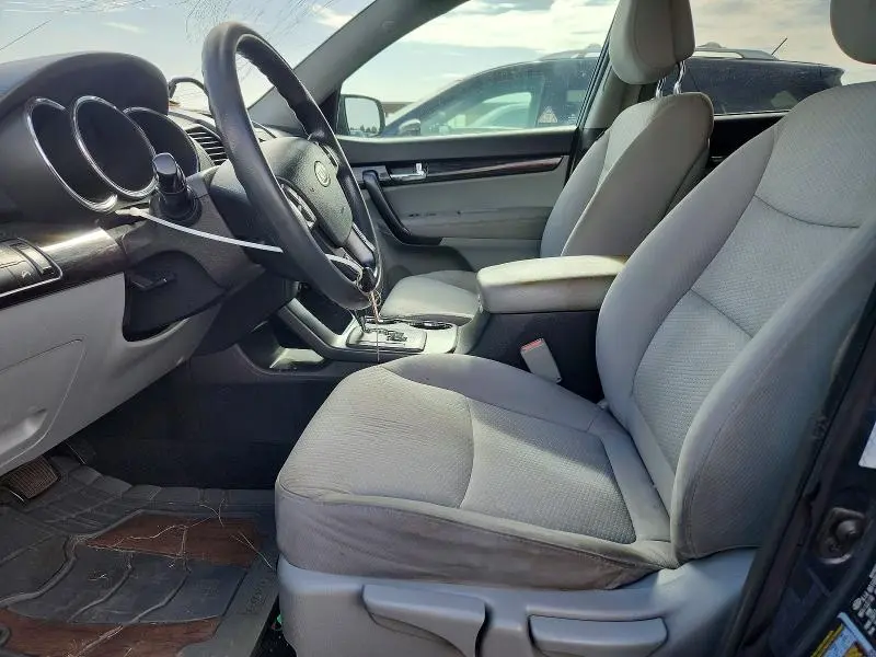 2011 KIA SORENTO LX  