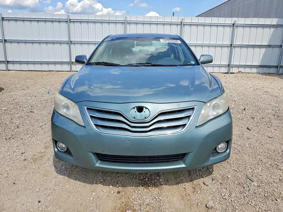 2010 TOYOTA CAMRY XLE  