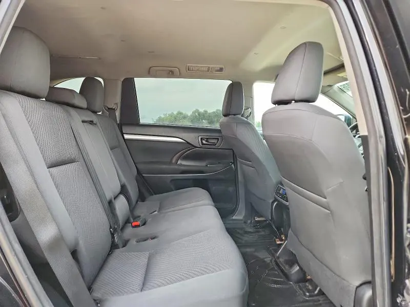 2018 TOYOTA HIGHLANDER LE  