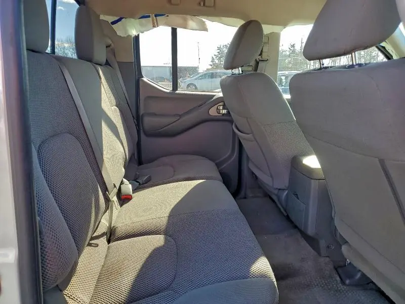 2018 NISSAN FRONTIER S  