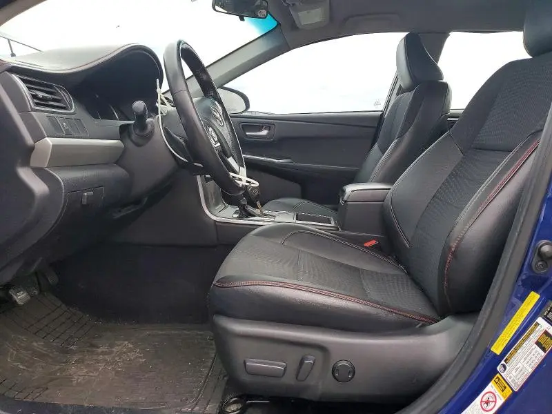 2015 TOYOTA CAMRY SE  