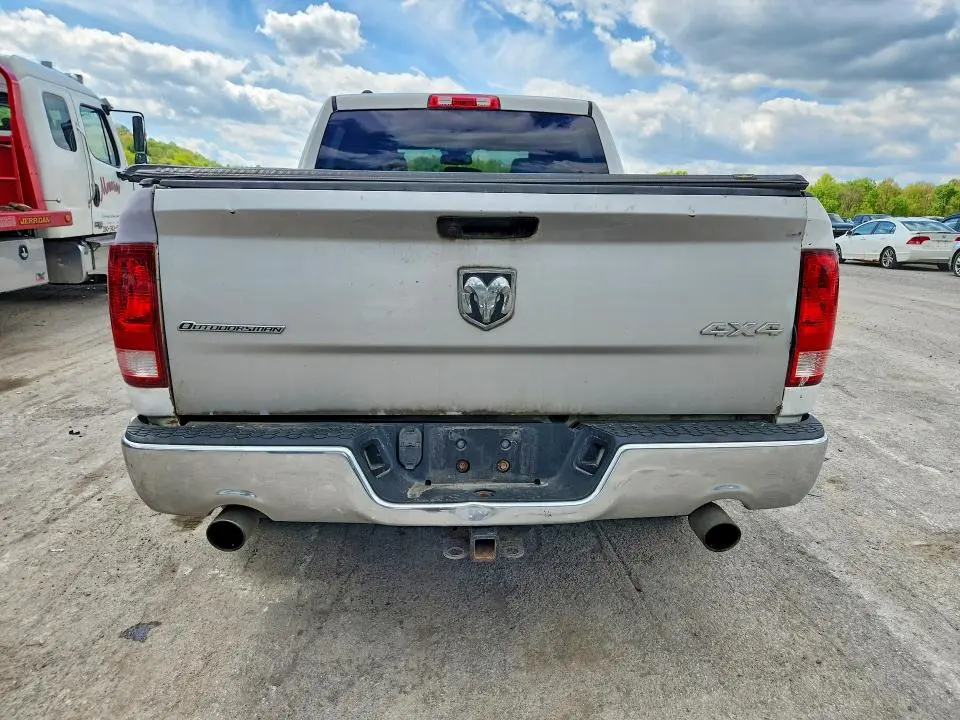 2013 RAM 1500 ST  