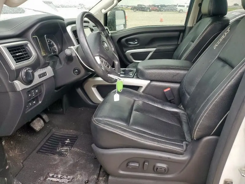2017 NISSAN TITAN SV  