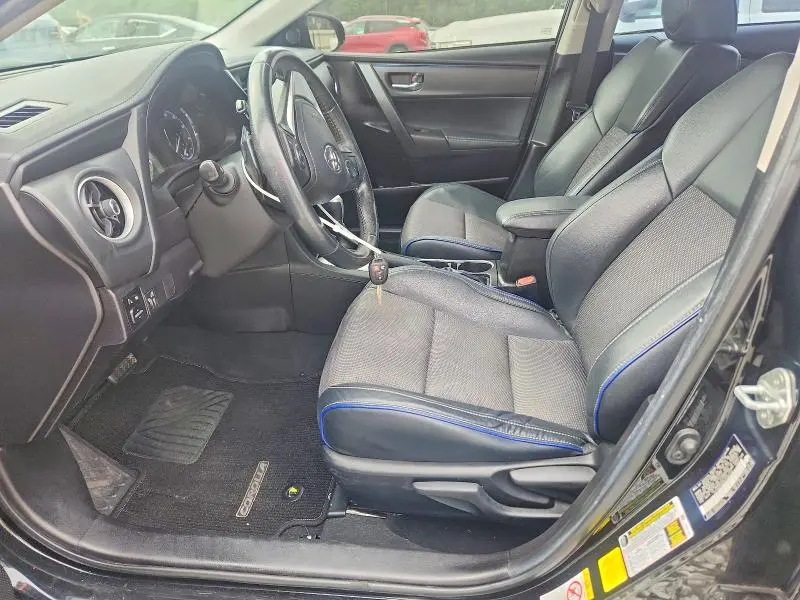 2019 TOYOTA COROLLA SE  