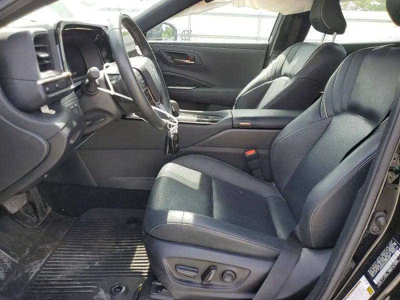 2025 TOYOTA CROWN XLE  