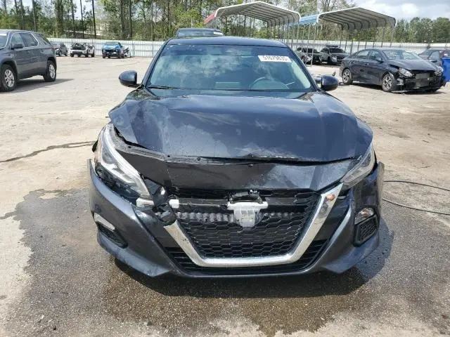 2022 NISSAN ALTIMA SV  