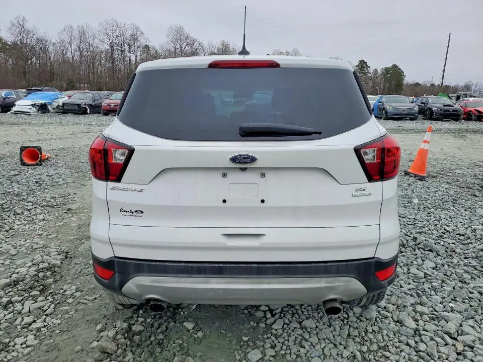 2019 FORD ESCAPE SE  