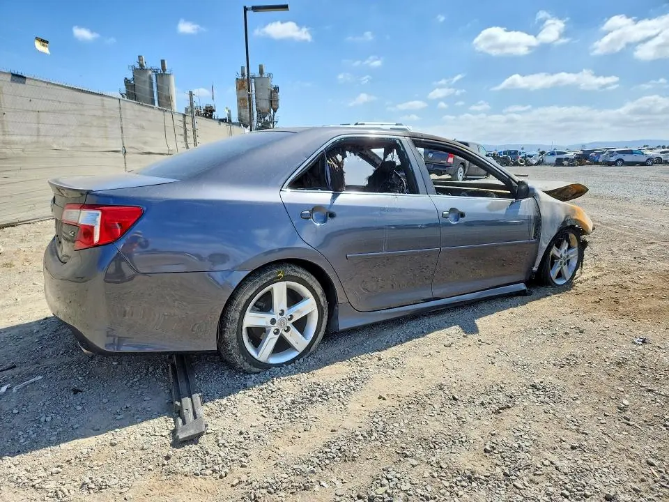 2012 TOYOTA CAMRY SE  
