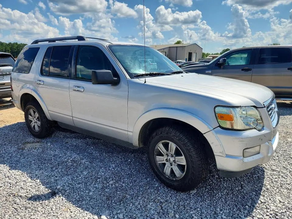 2010 FORD EXPLORER XLT  