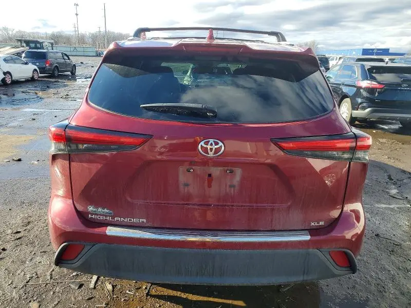 2022 TOYOTA HIGHLANDER XLE  