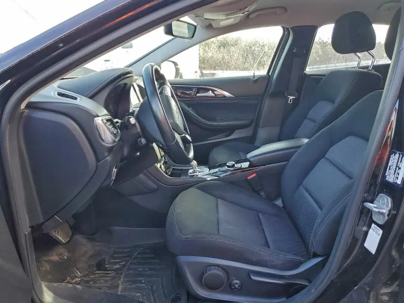 2017 INFINITI QX30 BASE  