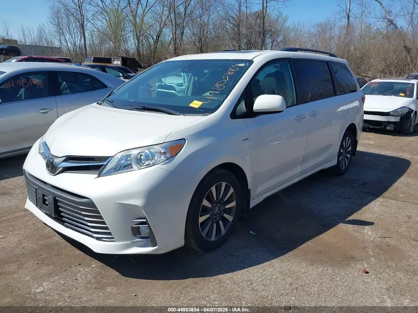 2019 TOYOTA SIENNA XLE 7 PASSENGER
