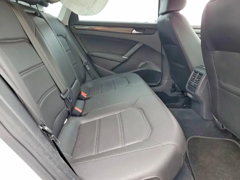 2020 VOLKSWAGEN PASSAT R-LINE  