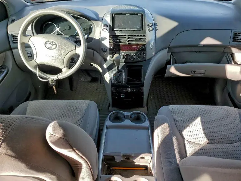 2010 TOYOTA SIENNA CE  