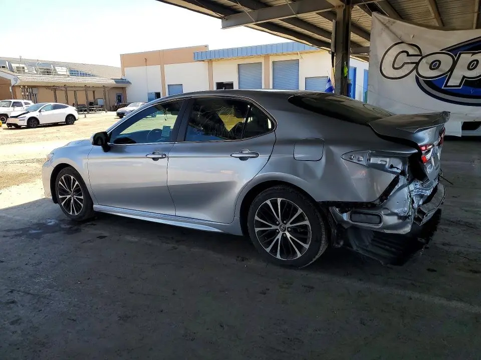 2018 TOYOTA CAMRY SE  