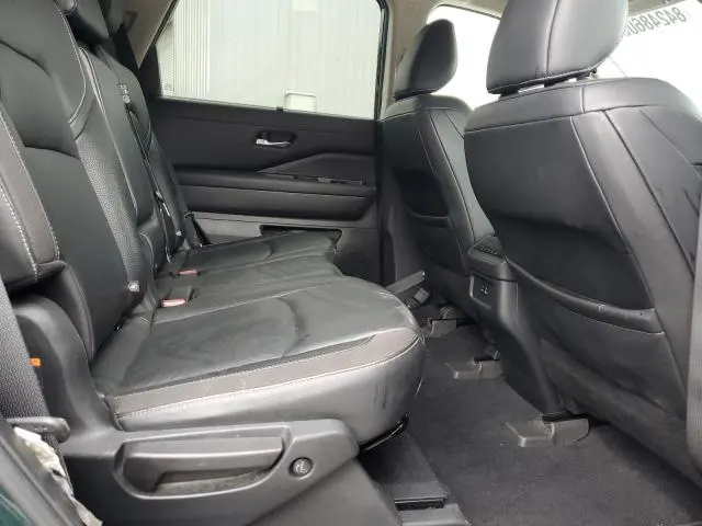 2022 NISSAN PATHFINDER SL  