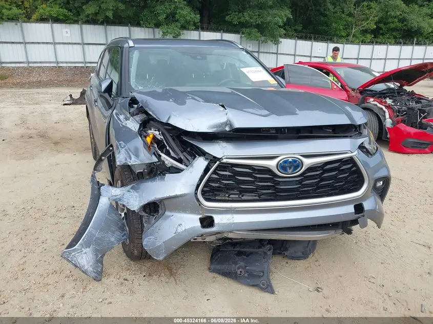 2021 TOYOTA HIGHLANDER HYBRID XLE