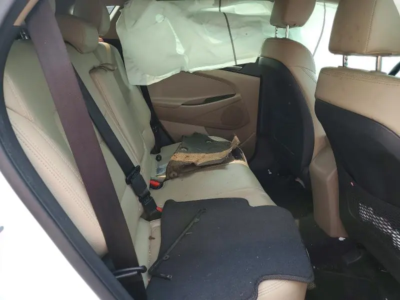 2020 HYUNDAI TUCSON SE  
