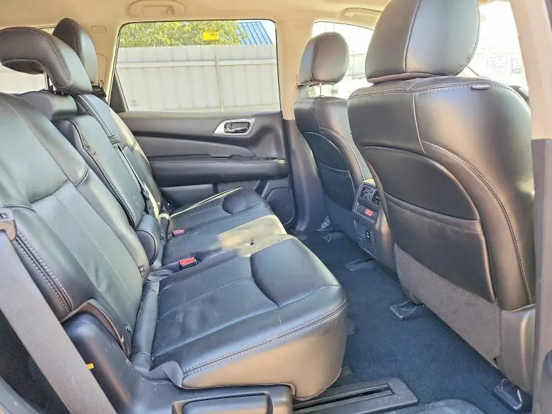 2017 NISSAN PATHFINDER PLATINUM  