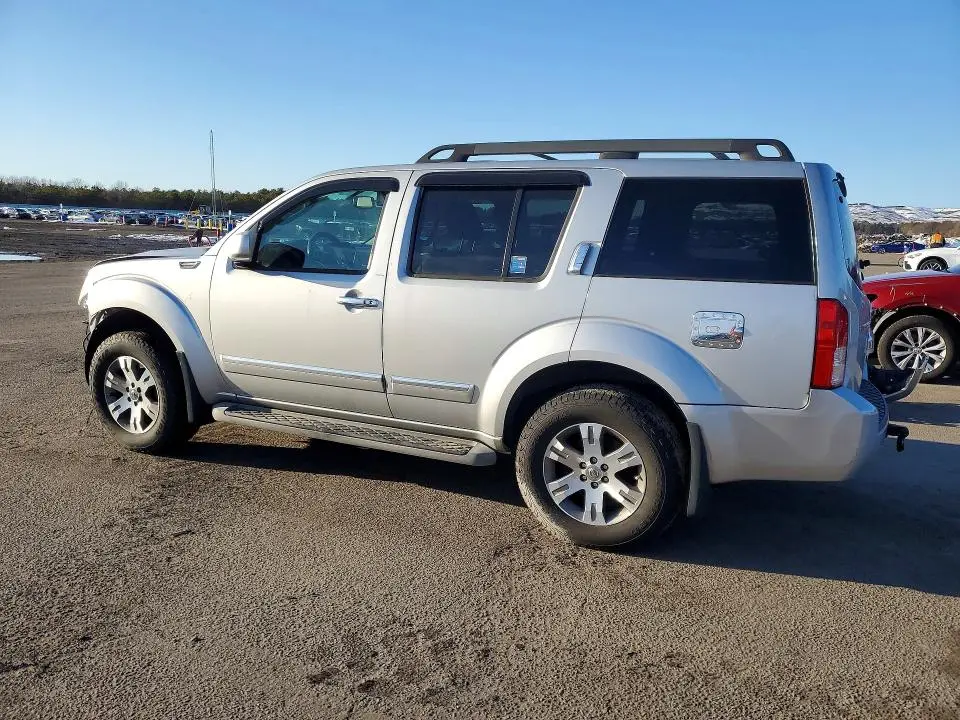 2011 NISSAN PATHFINDER S  