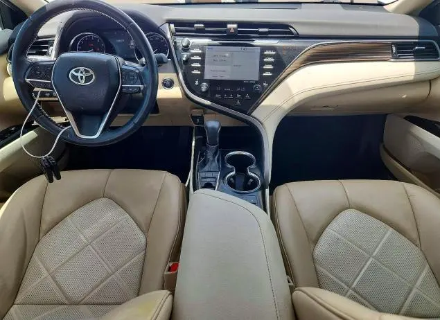 2019 TOYOTA CAMRY XLE  