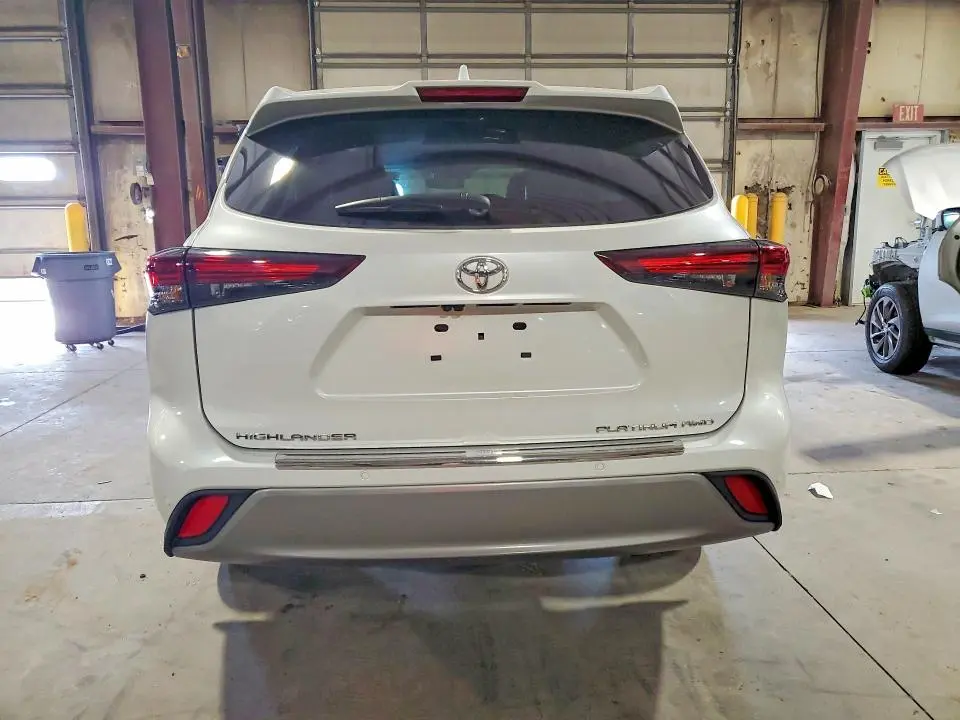 2025 TOYOTA HIGHLANDER PLATINUM  