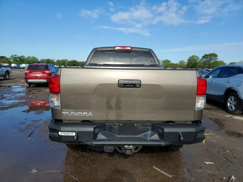 2010 TOYOTA TUNDRA DOUBLE CAB SR5  