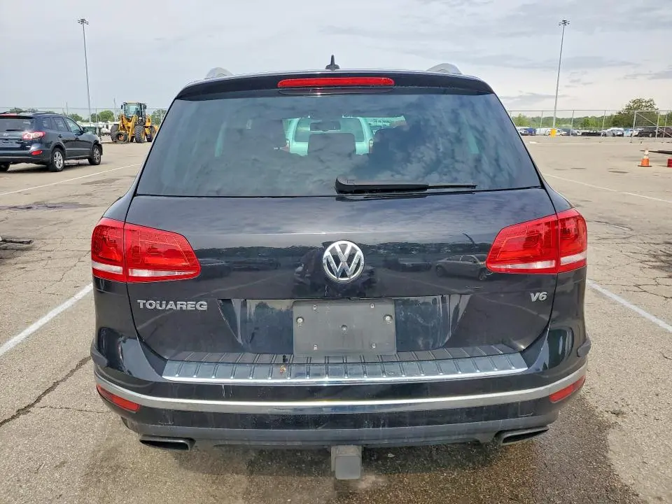 2015 VOLKSWAGEN TOUAREG V6  