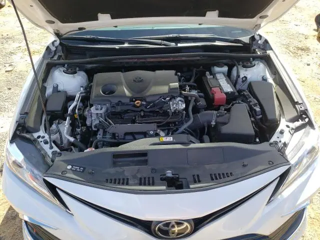 2021 TOYOTA CAMRY XLE  