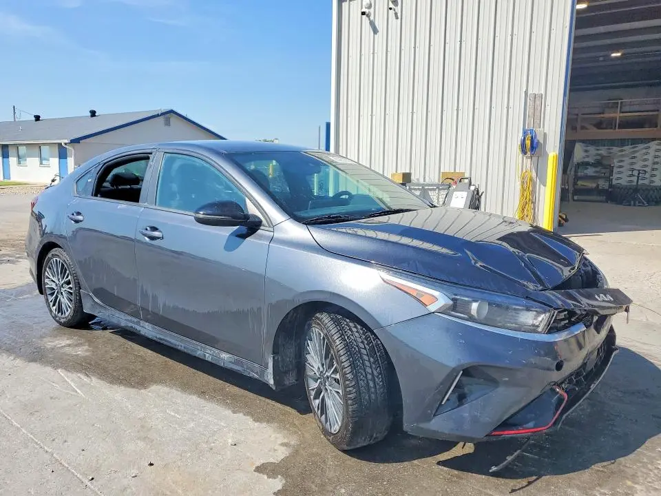 2023 KIA FORTE GT LINE  