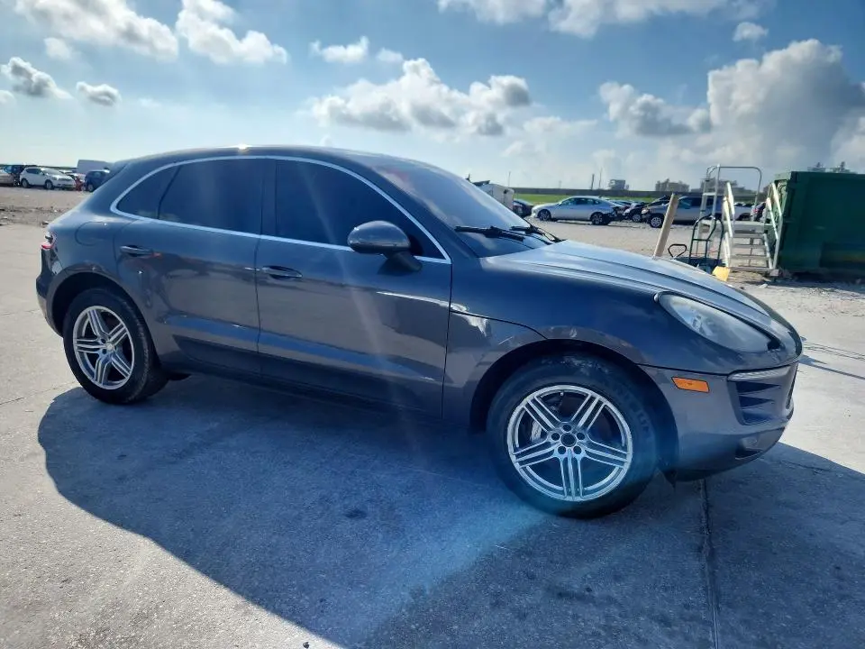 2016 PORSCHE MACAN S  