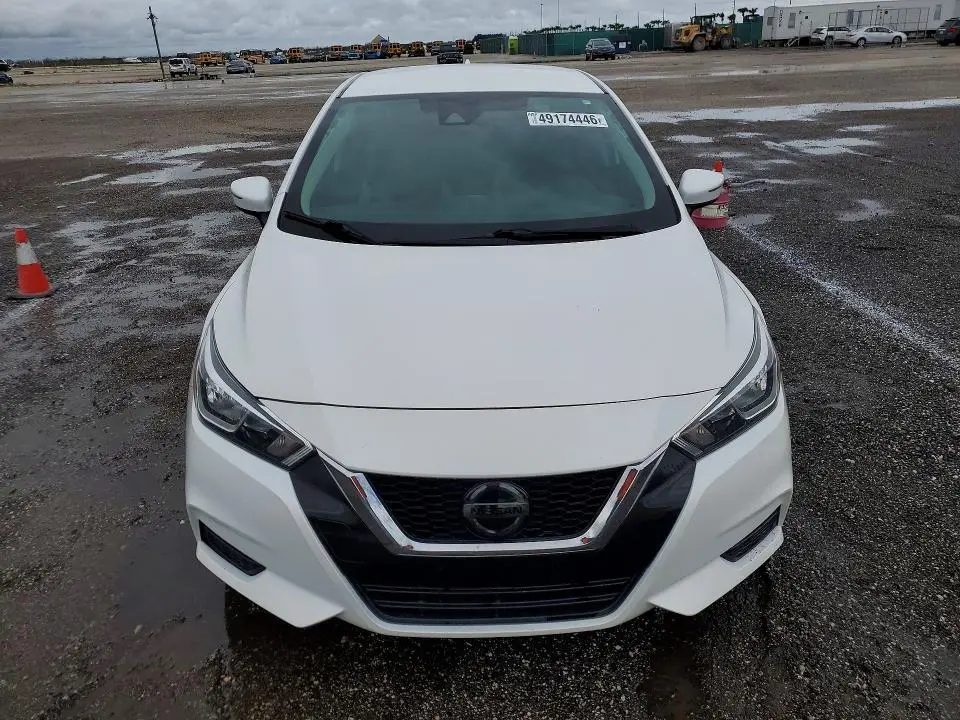 2021 NISSAN VERSA SV  