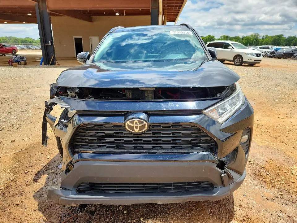 2019 TOYOTA RAV4 XLE  