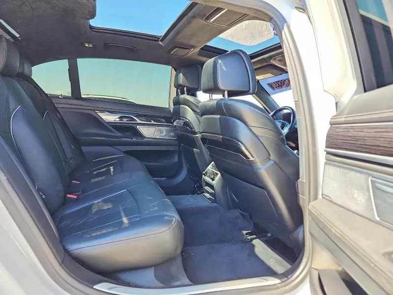 2018 BMW 750 I  