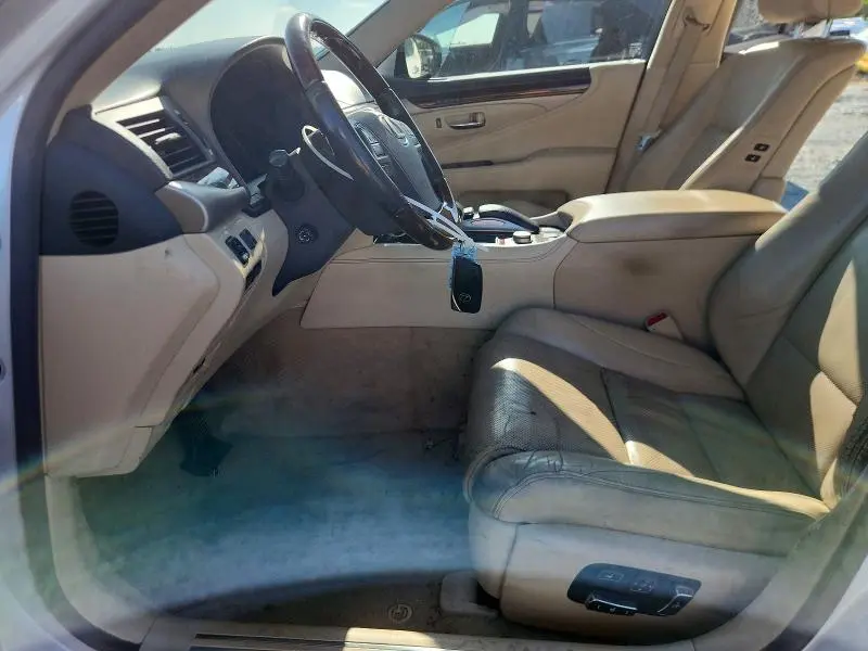 2016 LEXUS LS 460  