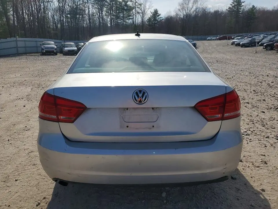 2015 VOLKSWAGEN PASSAT S  
