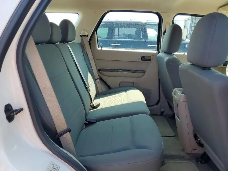 2011 FORD ESCAPE XLS  
