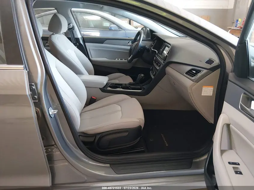 2018 HYUNDAI SONATA HYBRID SE