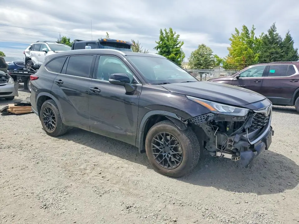 2020 TOYOTA HIGHLANDER XLE  