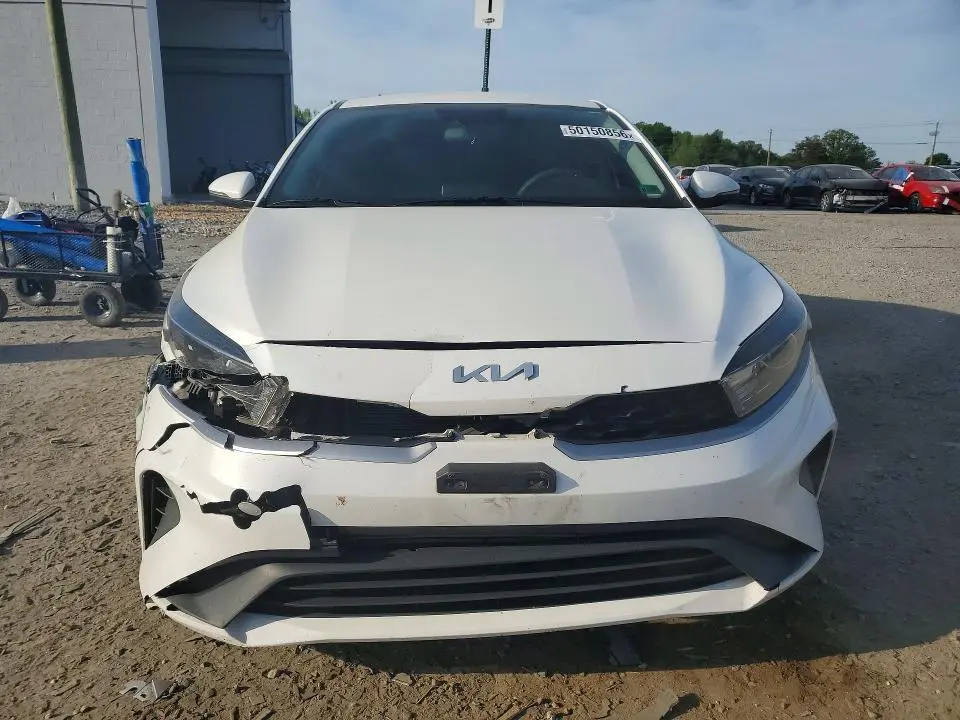 2022 KIA FORTE LXS  