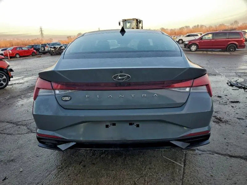 2021 HYUNDAI ELANTRA SE  