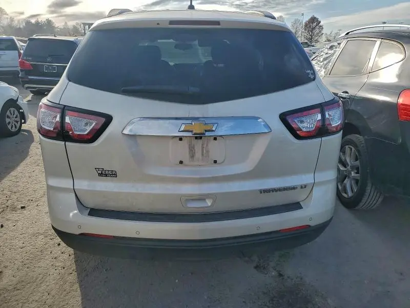 2014 CHEVROLET TRAVERSE LT  