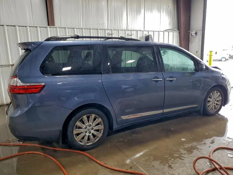 2015 TOYOTA SIENNA XLE  